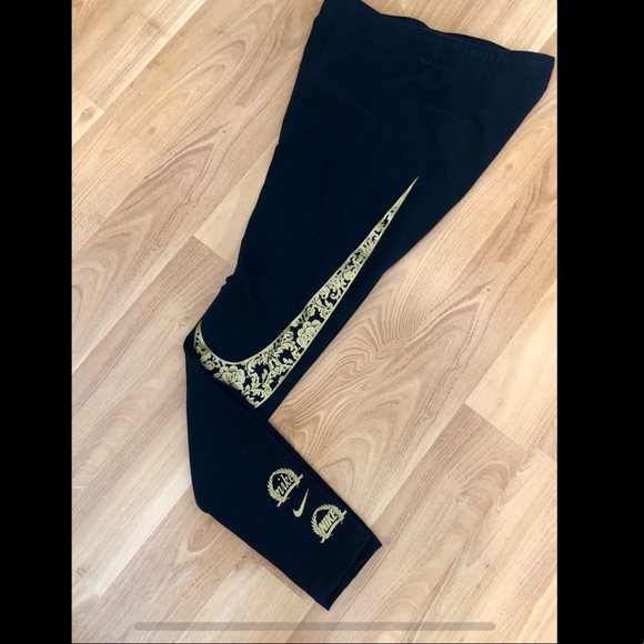 Nike Swoosh Logo Leggings - SOLD - Picture 1 of 4